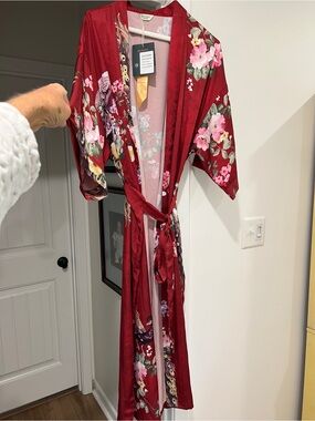 Silky Floral Satin Robe in Burgundy - Women’s Luxe Kimono
